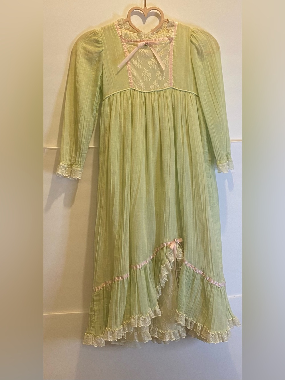 PEACHES N CREAM 💚Pastel Green Long-Sleeve Lace-Trim  with Pink